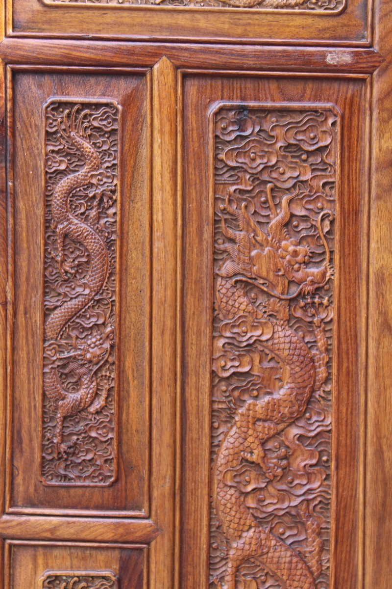 Large Chinese Screen Made Of Exotic Wood Featuring Dragons Among The Clouds, China, 20th Century.-photo-4