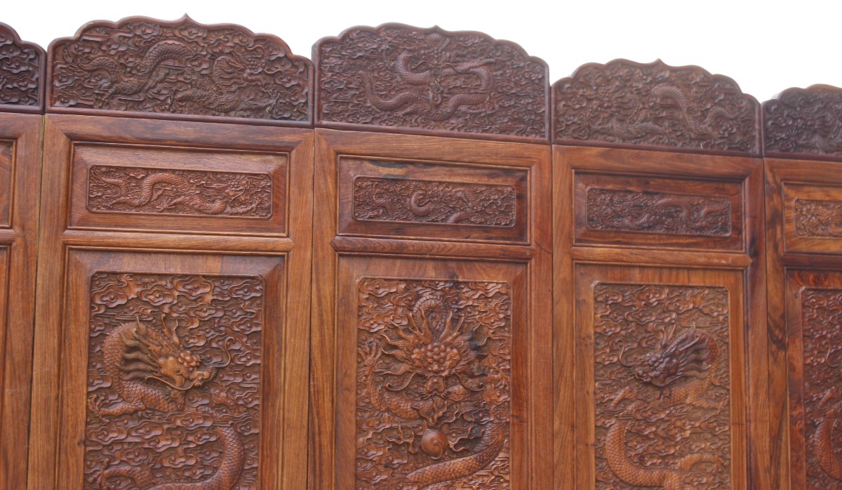 Large Chinese Screen Made Of Exotic Wood Featuring Dragons Among The Clouds, China, 20th Century.-photo-3