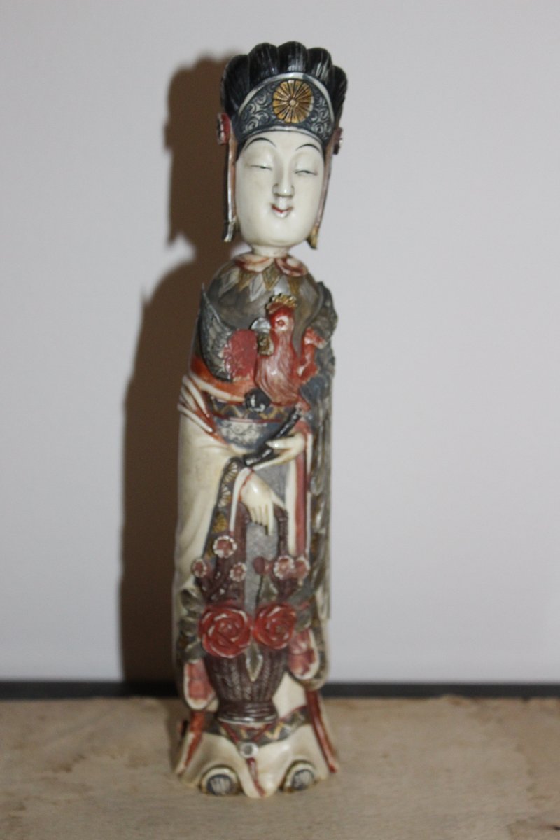 Polychrome Ivory Sculpture Depicting Guanyin, China, Late 19th Century.