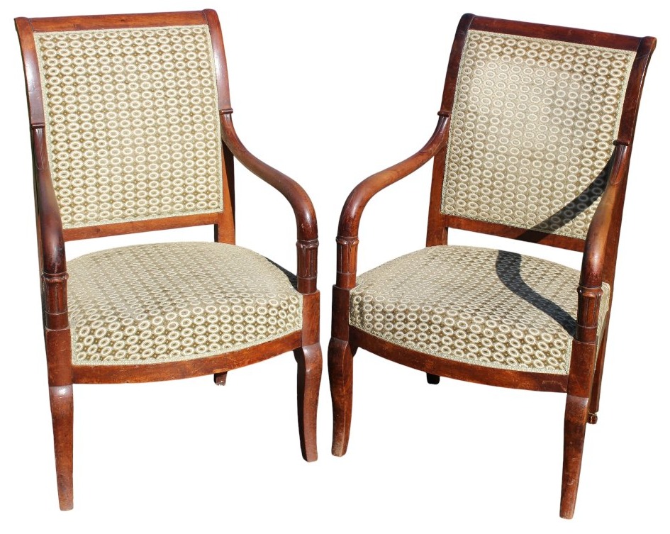 PAIR DE FAUTEUILS EN NOYER D'EPOQUE RESTAURATION, VERS 1830.-photo-1