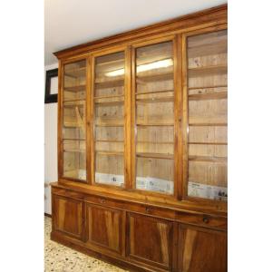 Large And Spacious Bookcase In Solid Walnut, 19th Century