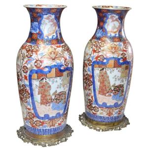 Pair Of Large Japanese Vases With Imari Decor, Meiji Period, Late 19th Century.