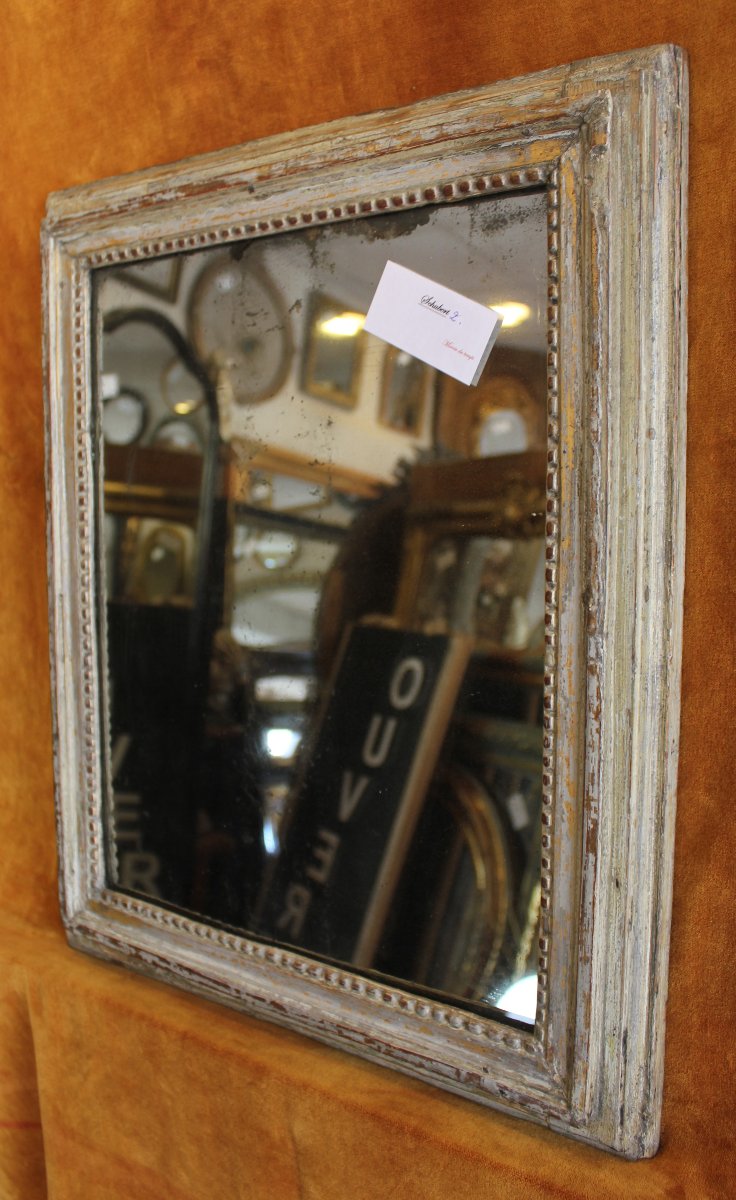 43 x 51 cm, Miroir ancien Louis XVI perlé, bois patiné, glace mercure.-photo-2