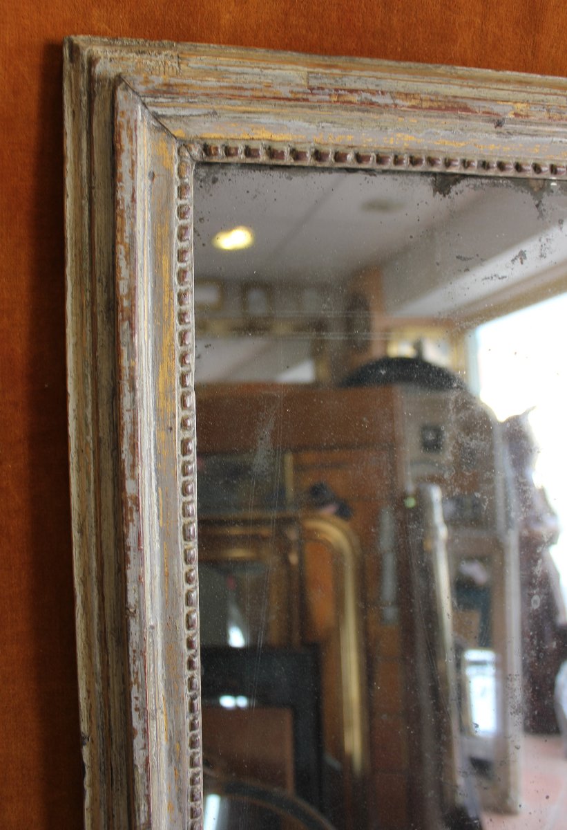 43 x 51 cm, Miroir ancien Louis XVI perlé, bois patiné, glace mercure.-photo-4