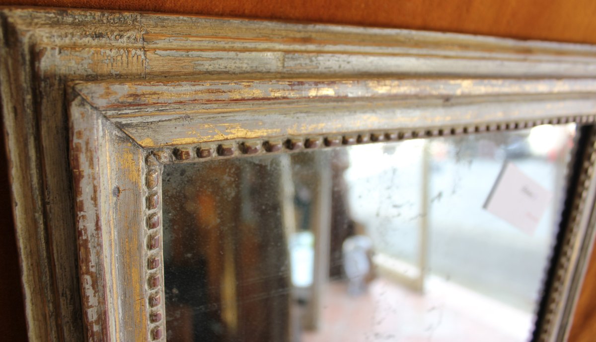 43 x 51 cm, Miroir ancien Louis XVI perlé, bois patiné, glace mercure.-photo-5
