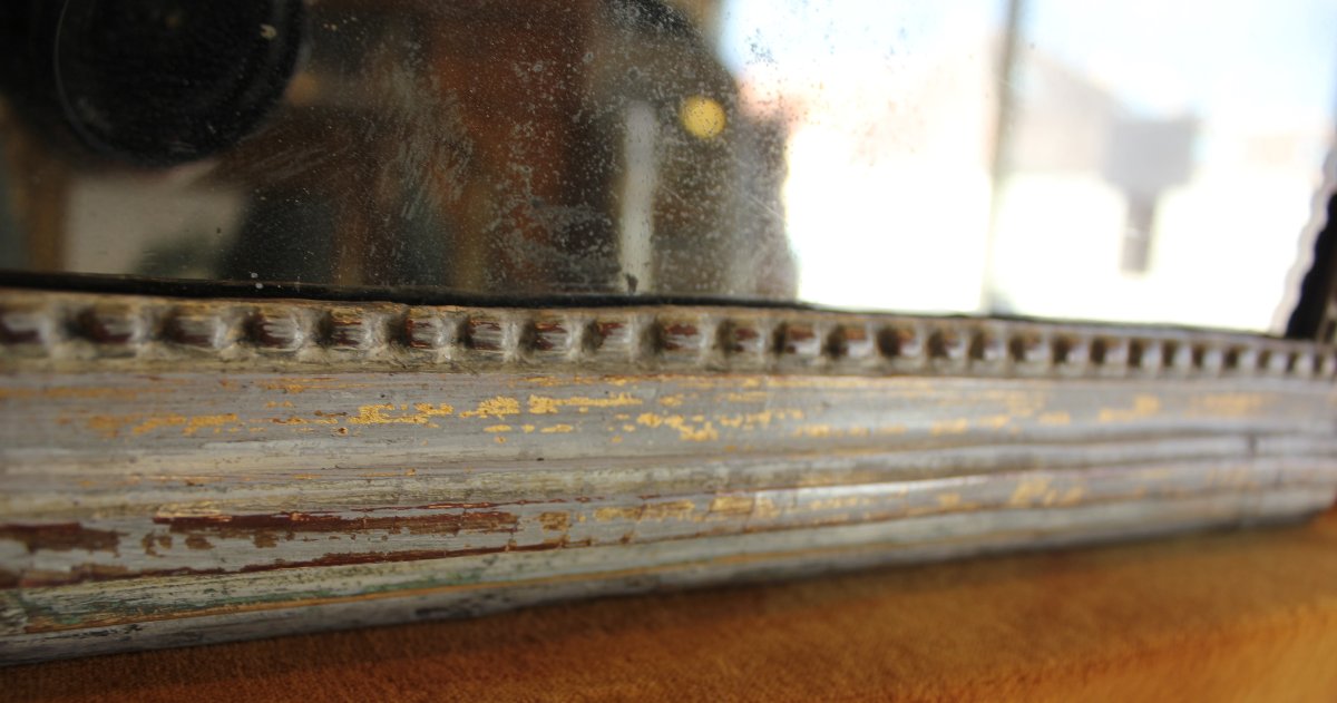 43 x 51 cm, Miroir ancien Louis XVI perlé, bois patiné, glace mercure.-photo-6