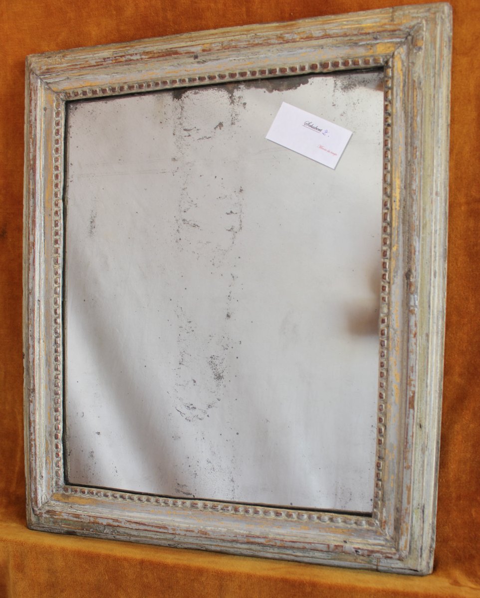 43 x 51 cm, Miroir ancien Louis XVI perlé, bois patiné, glace mercure.-photo-7