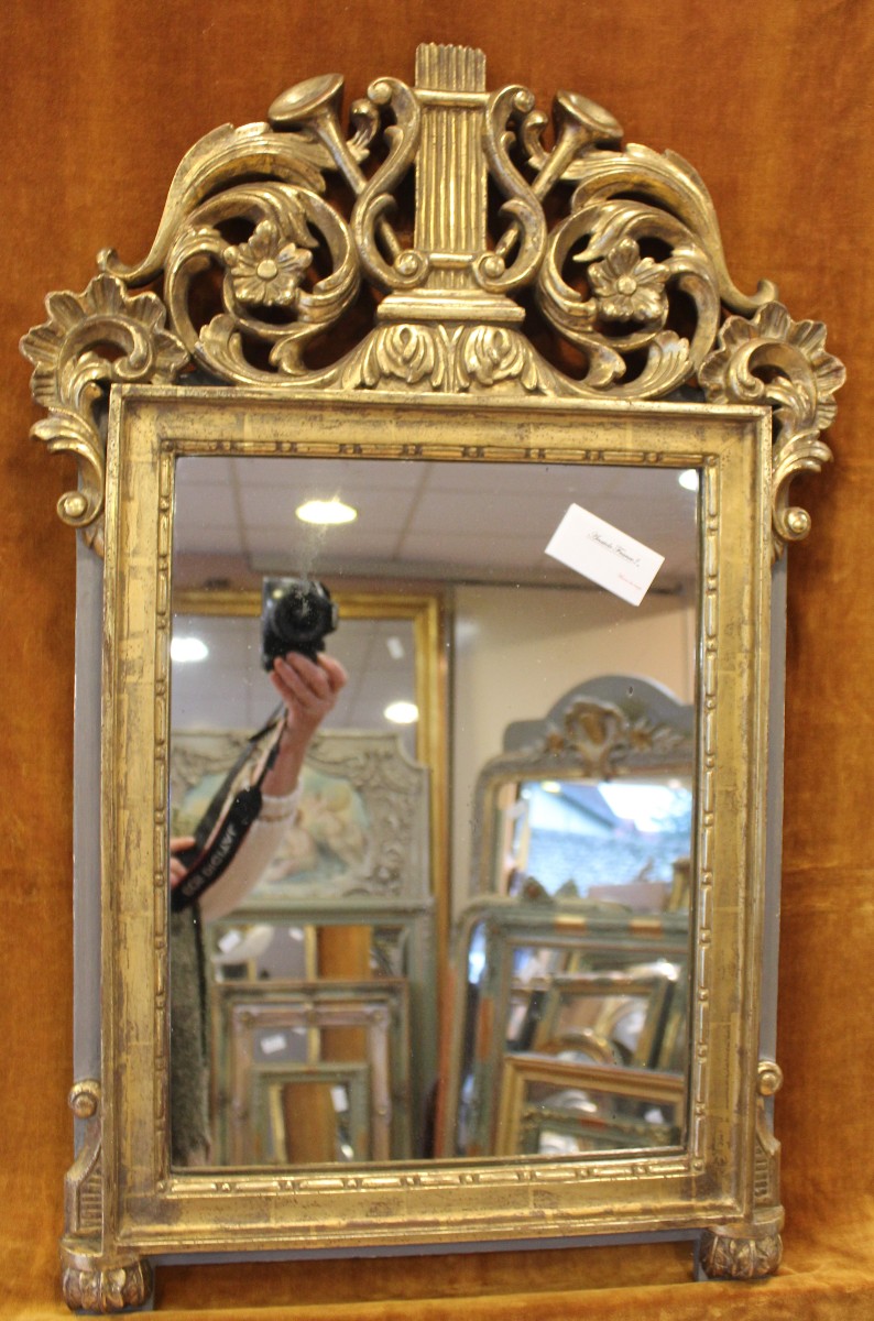 53 x 83 cm Miroir ancien, bois sculpté et doré, glace mercure 