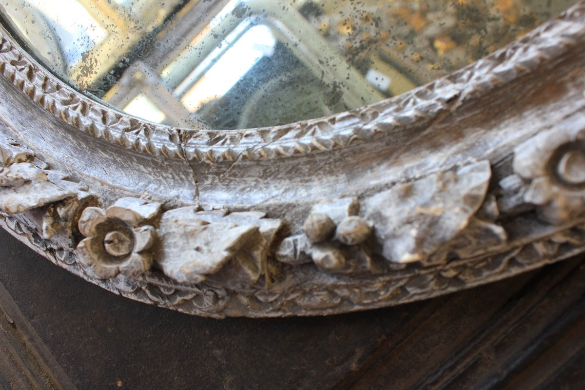 61 x 71 cm Miroir ovale ancien, médaillon Louis XIII, bois sculpté, glace mercure, XVIIème-photo-4