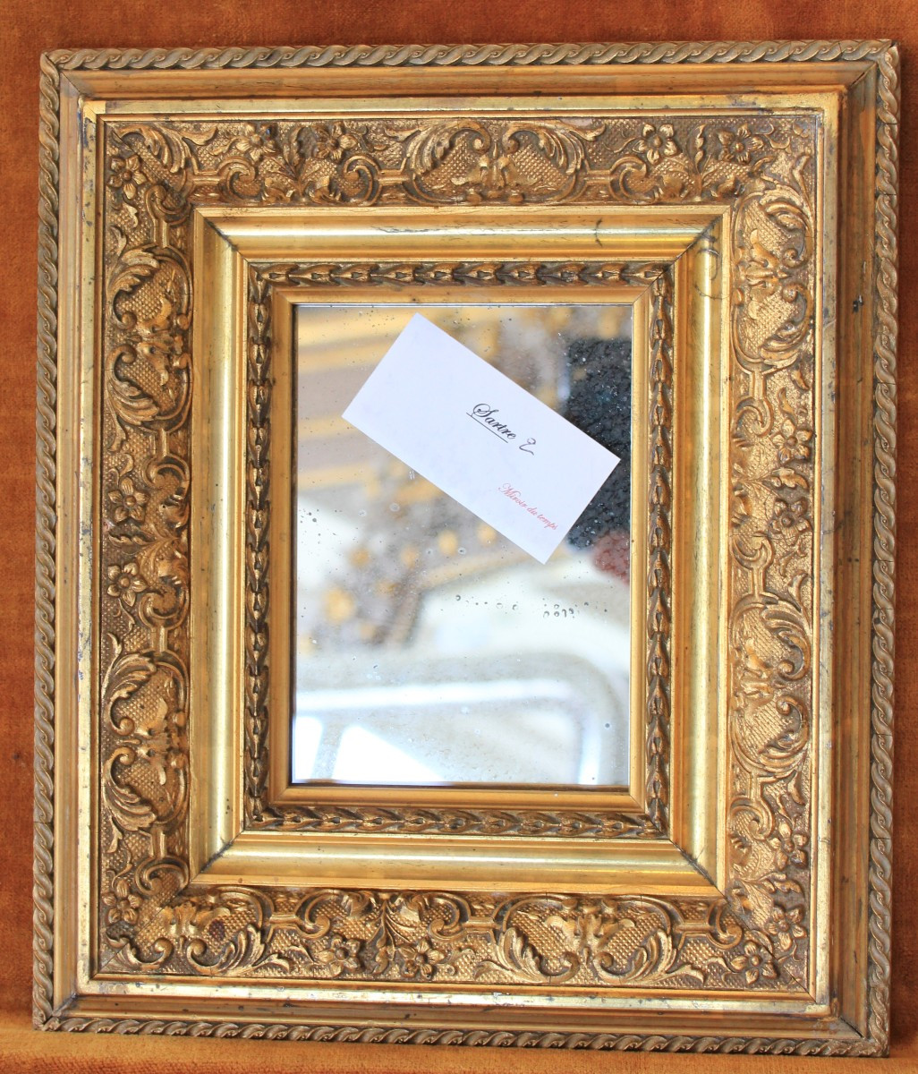 24 x 28 cm Petit miroir Napoléon III dorure feuille d'or.