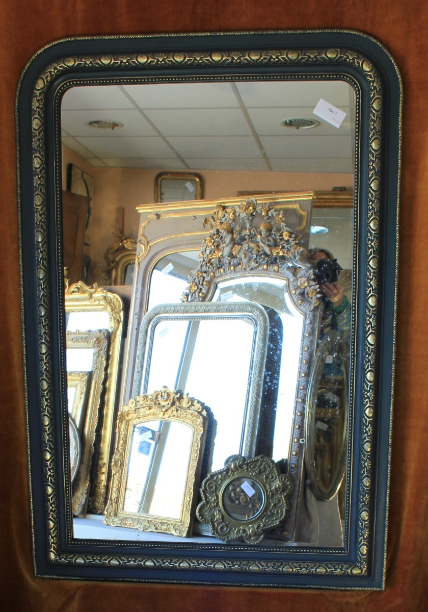 93 x 135 cm Miroir de cheminée ancien, moulure Louis Philippe perlée, patine et dorure