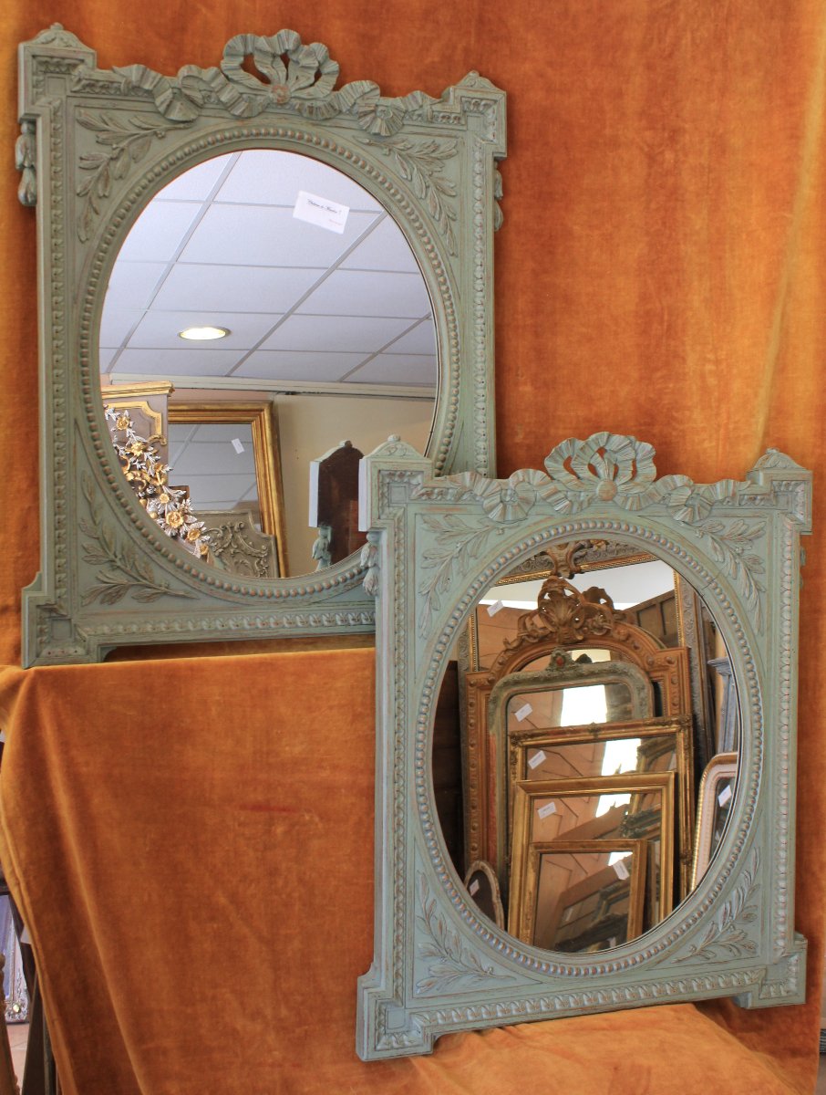 65 x 80 cm  Paire de miroirs style Louis XVI, bois sculpté et patiné-photo-7