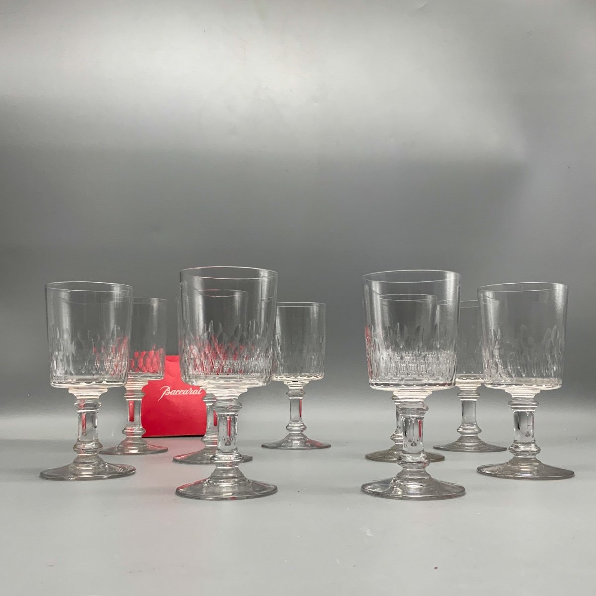 12 verres à eau en cristal signés Baccarat - Début de Série