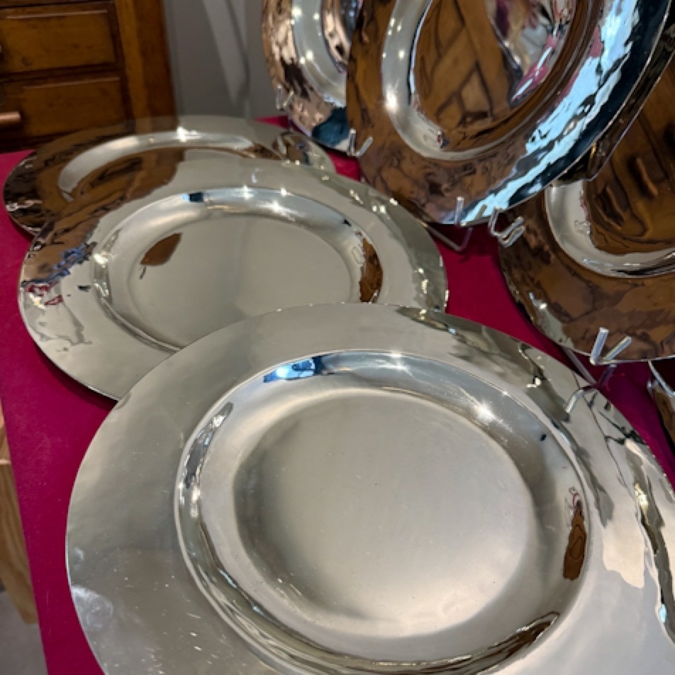 7 assiettes de présentation en laiton martelé -photo-2
