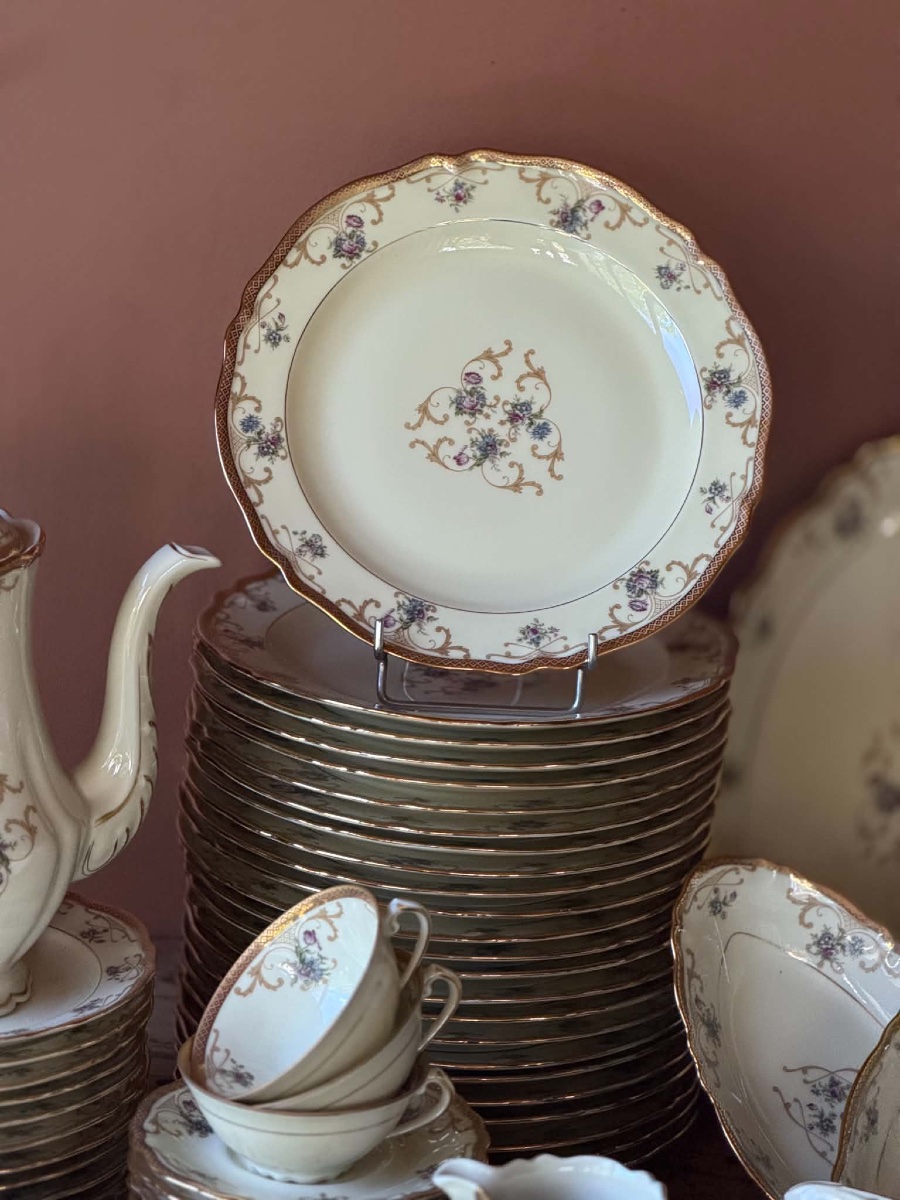 Limoges Porcelain Dinner Service 84 Pieces-photo-2