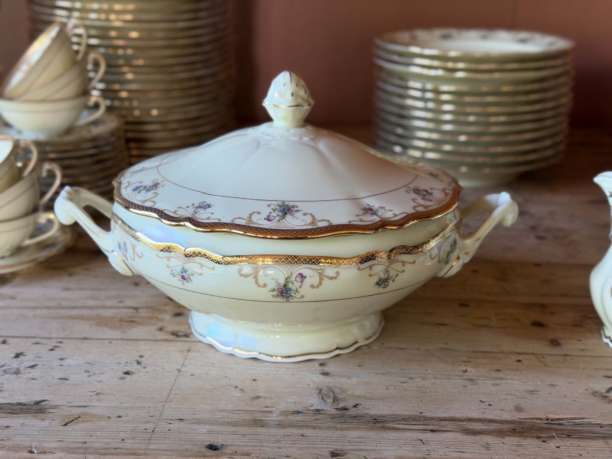 Limoges Porcelain Dinner Service 84 Pieces-photo-3