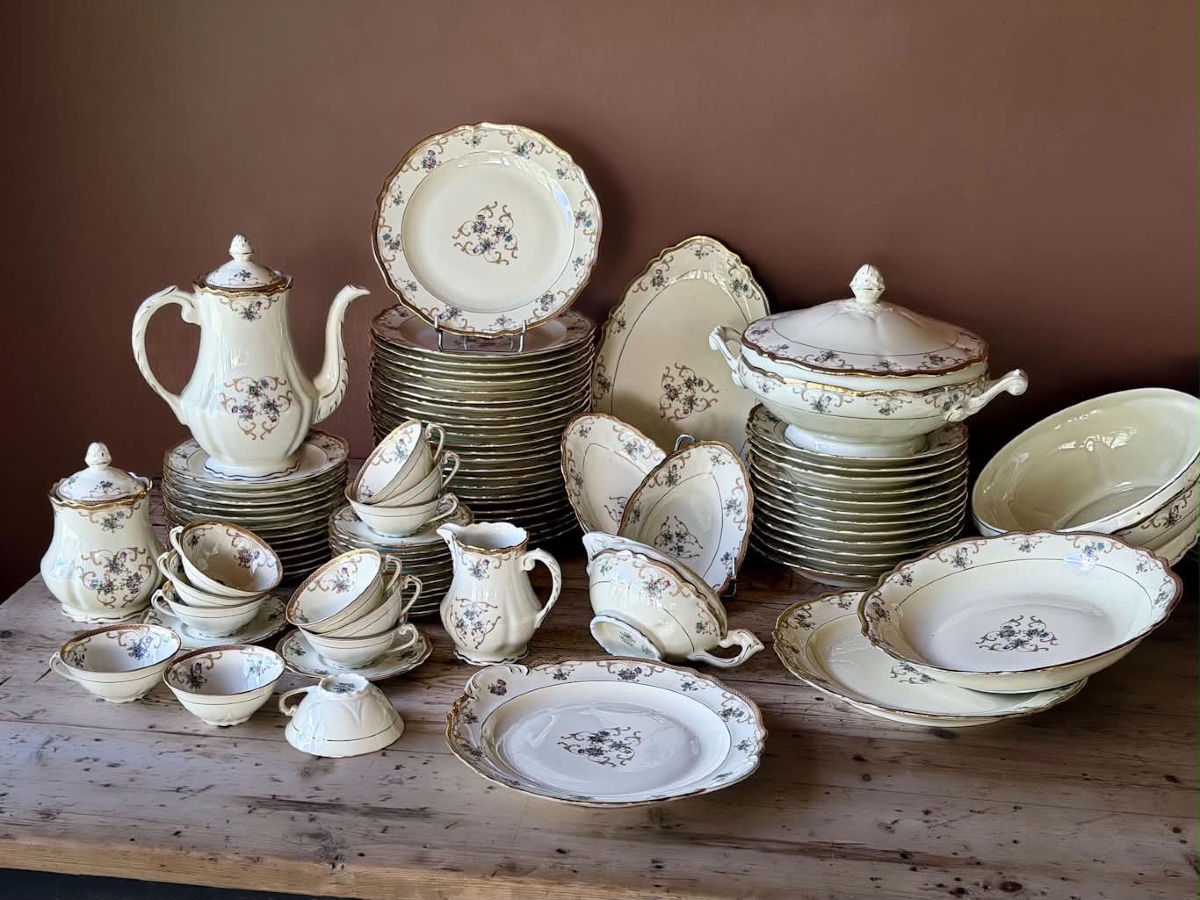 Limoges Porcelain Dinner Service 84 Pieces
