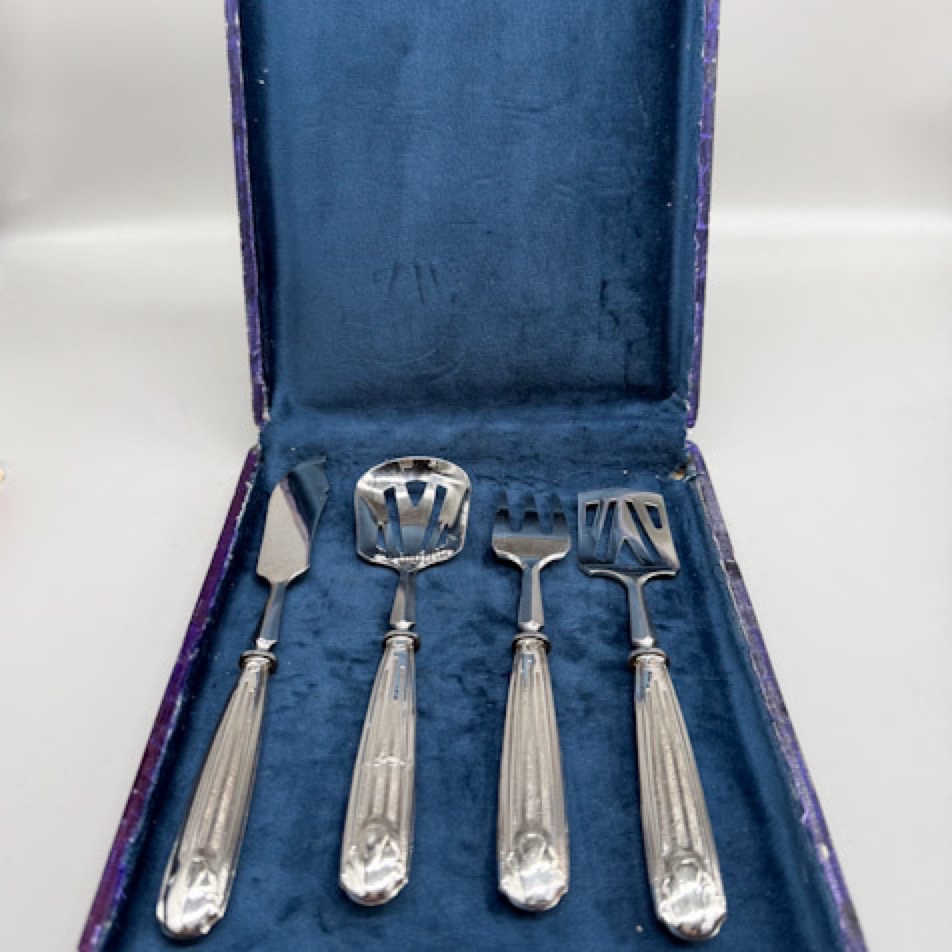 Silver-handled Appetizer Set 