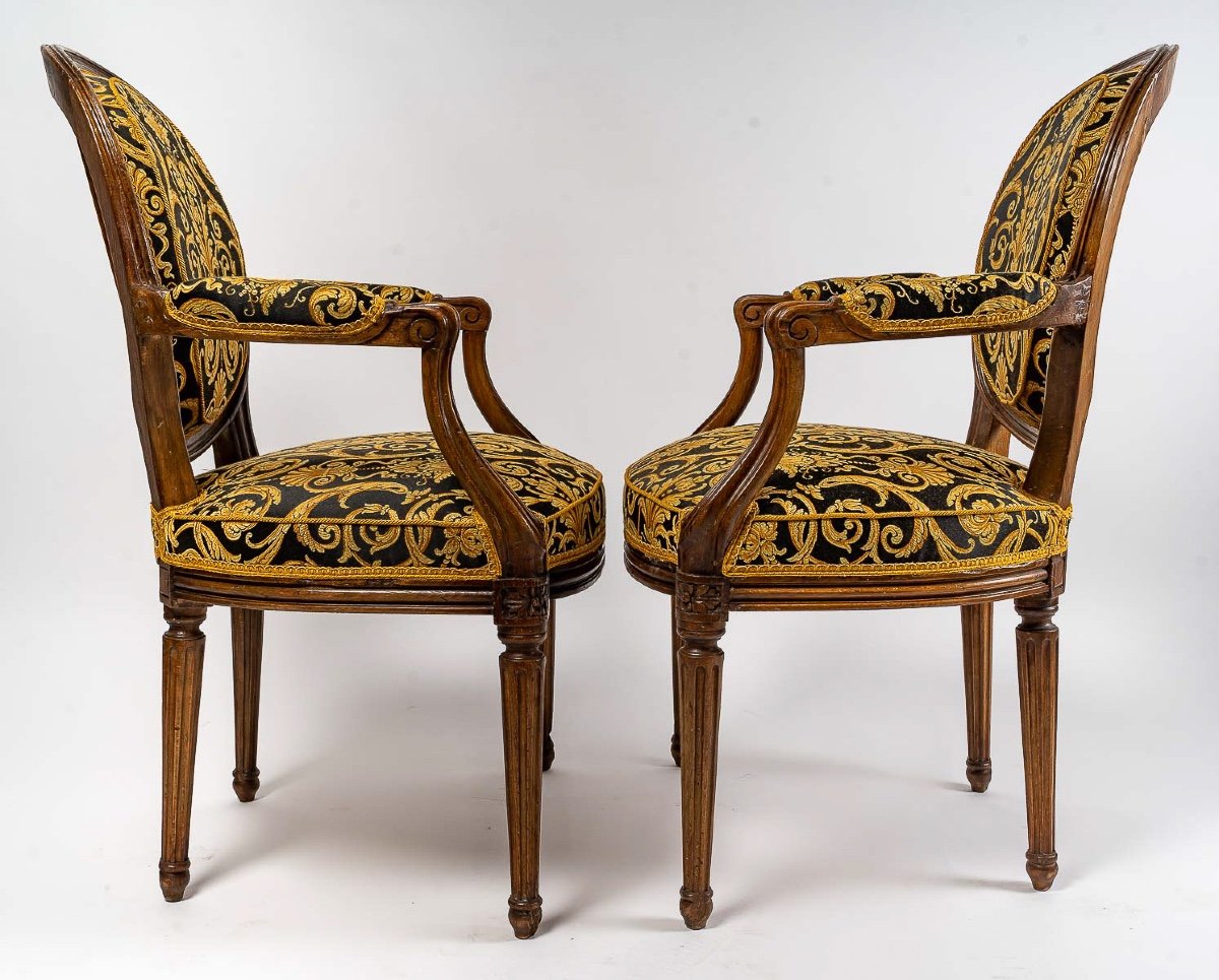 Pair Of Louis XVI Style Armchairs With Medallion Backs In Carved And Waxed Molded Natural Wood-photo-3