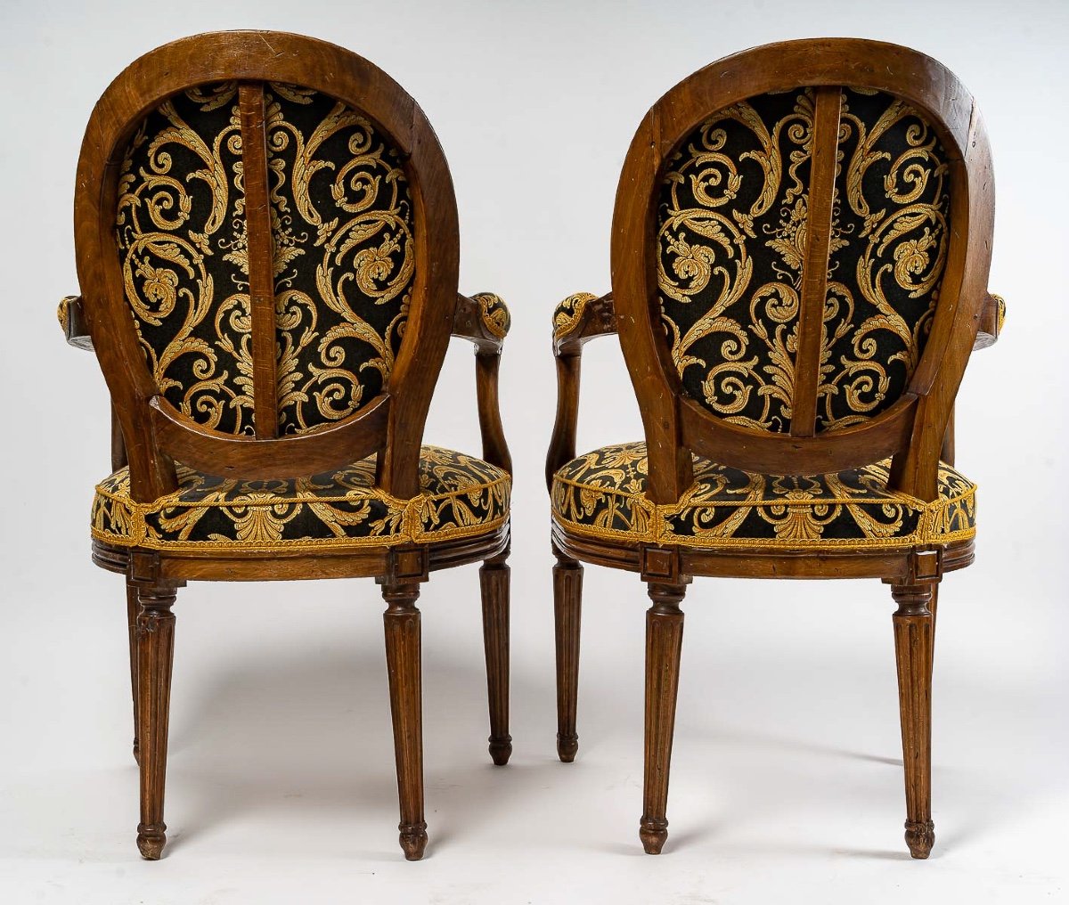 Pair Of Louis XVI Style Armchairs With Medallion Backs In Carved And Waxed Molded Natural Wood-photo-3