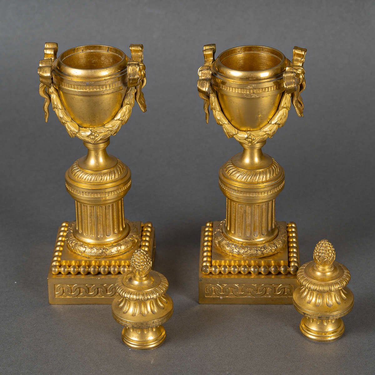 Paire De Cassolettes Formant Bougeoirs D’époque Louis XVI En Bronze Doré Vers 1780-photo-3