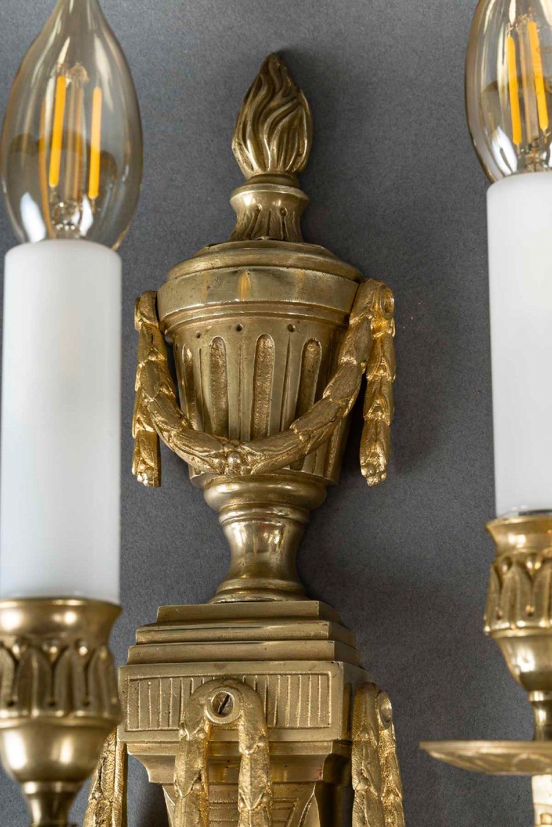 French Louis XVI Style Two Arm-lights Pair Of Ormolu Chiseled Sconces-photo-3