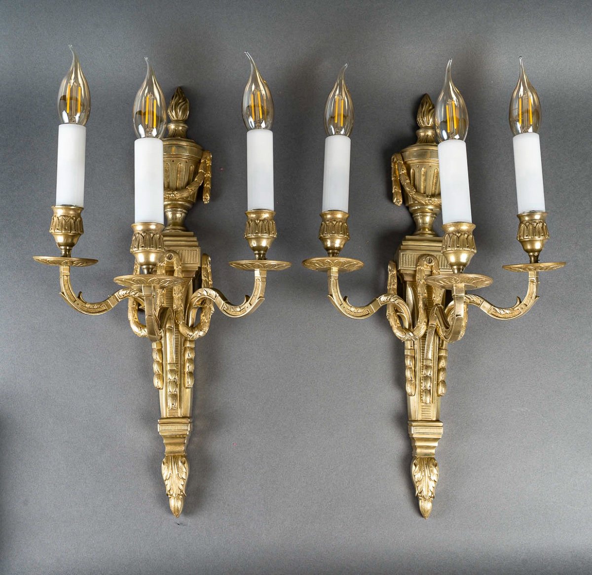 French Louis XVI Style Two Arm-lights Pair Of Ormolu Chiseled Sconces-photo-5