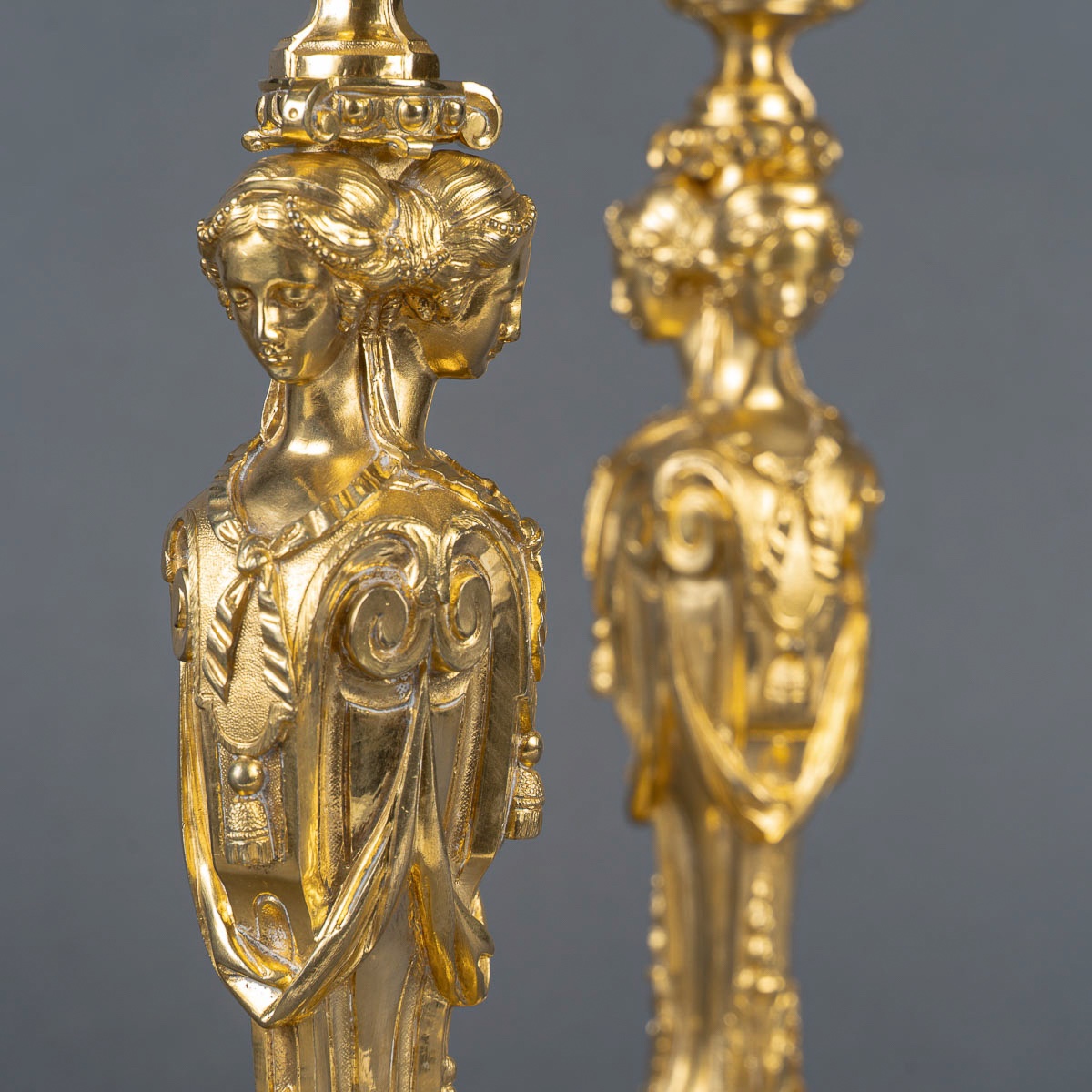 D’après Robert-joseph Auguste - Paire De Flambeaux Aux Vestales En Bronze Doré Vers 1850-photo-2