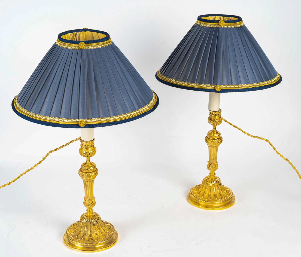 Pair Of Louis XVI Style Candlesticks Circa 1820 In Chiseled Bronze, Mounted As Lamps-photo-3