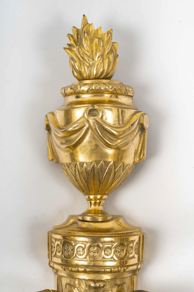 Paire D’appliques En Bronze Ciselé Et Doré à Deux Bras De Lumières D’époque Louis XVI Vers 1780-photo-3