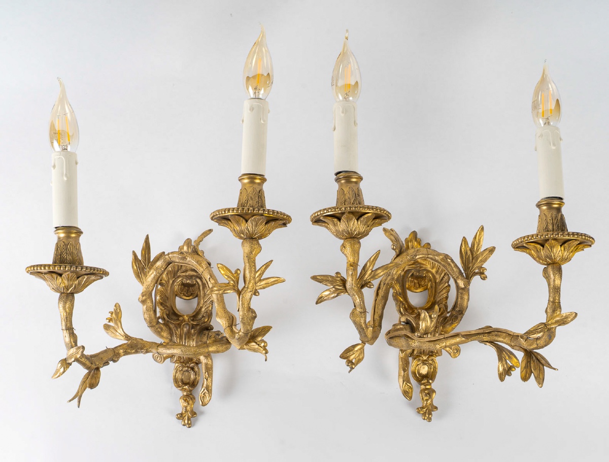 Série de quatre appliques en Bronze Ciselé à deux Bras de Lumières Italie vers 1850-photo-2