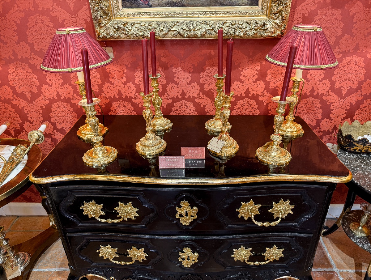 Commode Provençale d’époque Louis XV laqué noire sculpté d'une coquille et branches d'olivier-photo-4