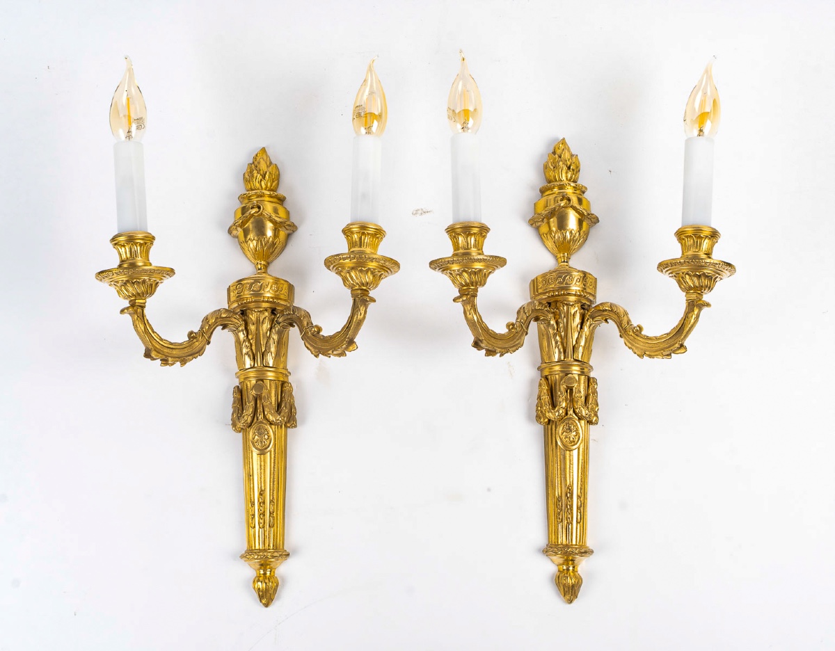 Paire d’Appliques en Bronze Ciselé à Deux Bras de Lumières de style Louis XVI vers 1850-photo-2