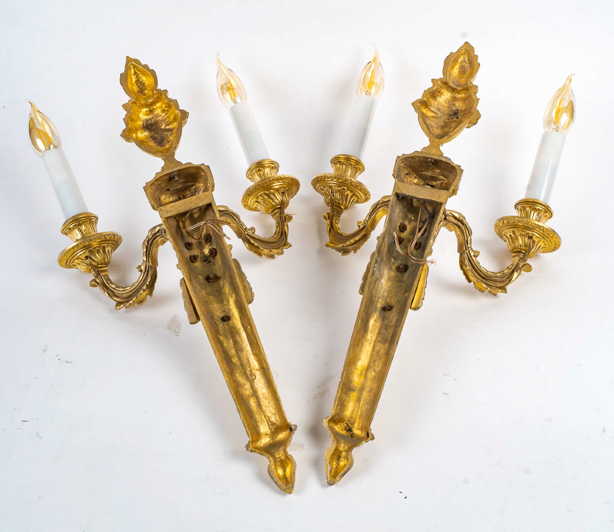 Paire d’Appliques en Bronze Ciselé à Deux Bras de Lumières de style Louis XVI vers 1850-photo-4