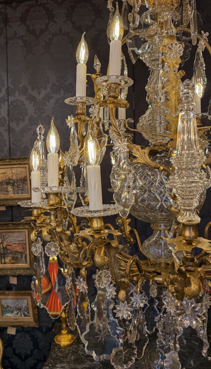 Large Louis XV Style Chandelier Signed By Baccarat In Gilt Bronze With Cut Crystal Decor-photo-4
