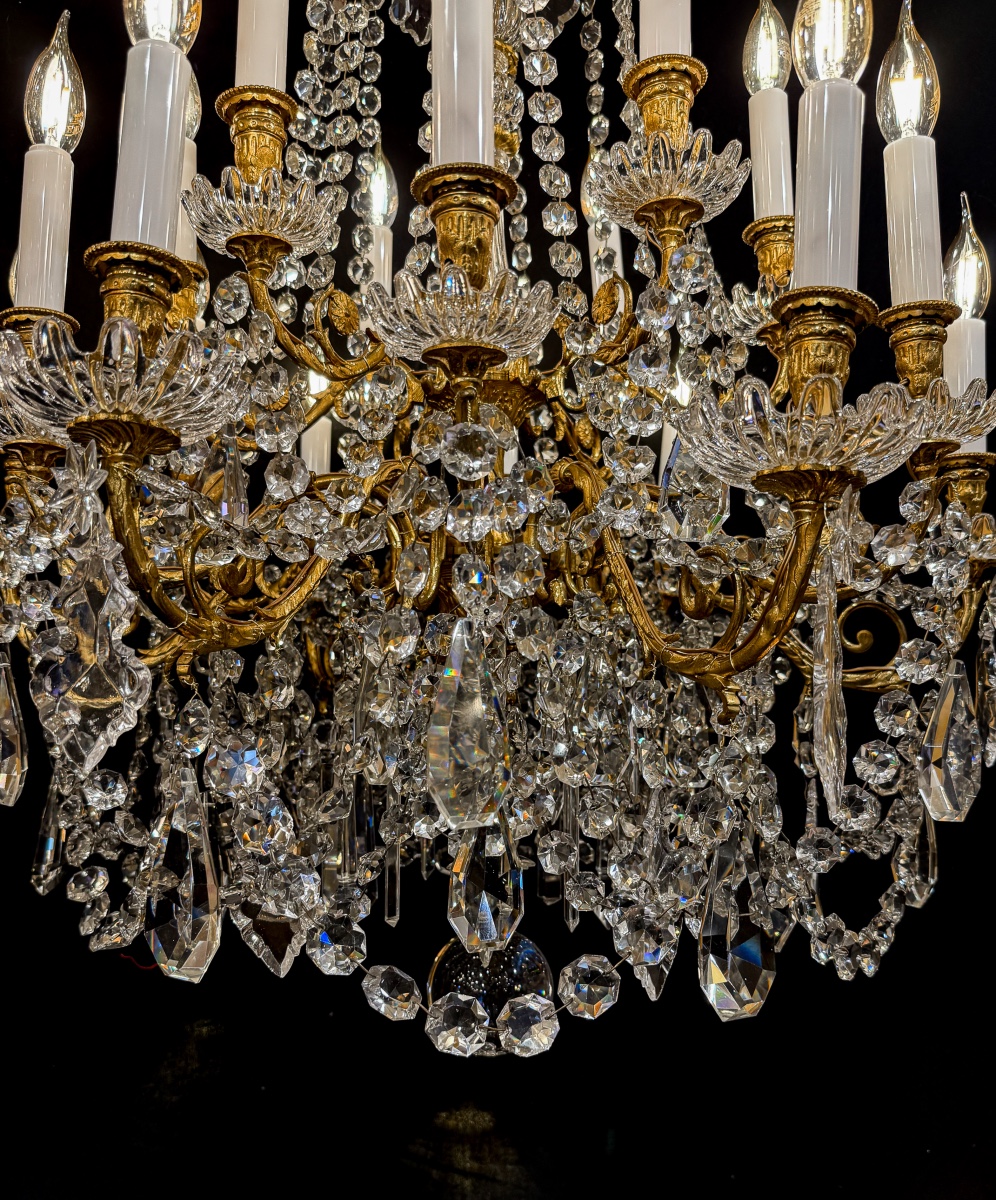 Baccarat (signed) Eighteen Lights Chandelier In Chiseled And Gilded Bronze Circa 1880-photo-5