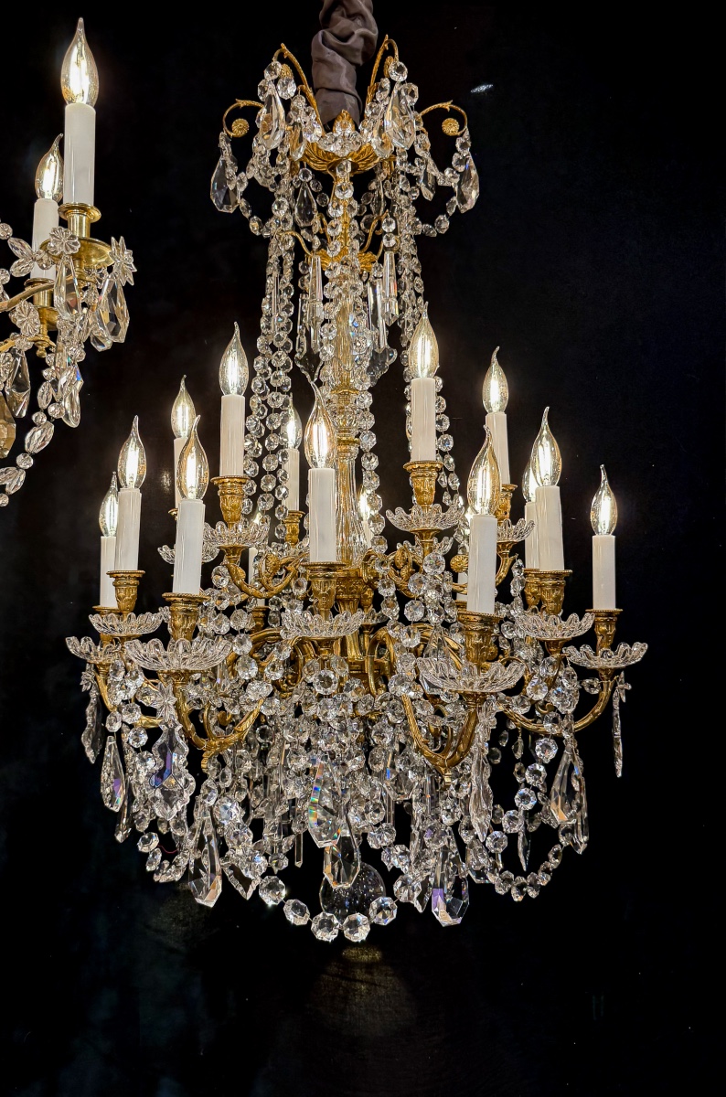 Baccarat (signed) Eighteen Lights Chandelier In Chiseled And Gilded Bronze Circa 1880-photo-8