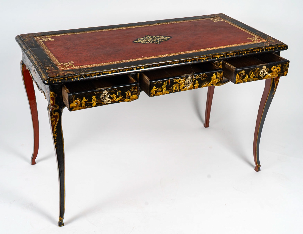Bureau plat d’époque Louis XV en Vernis Martin à décors chinoisant, vers 1760-photo-1
