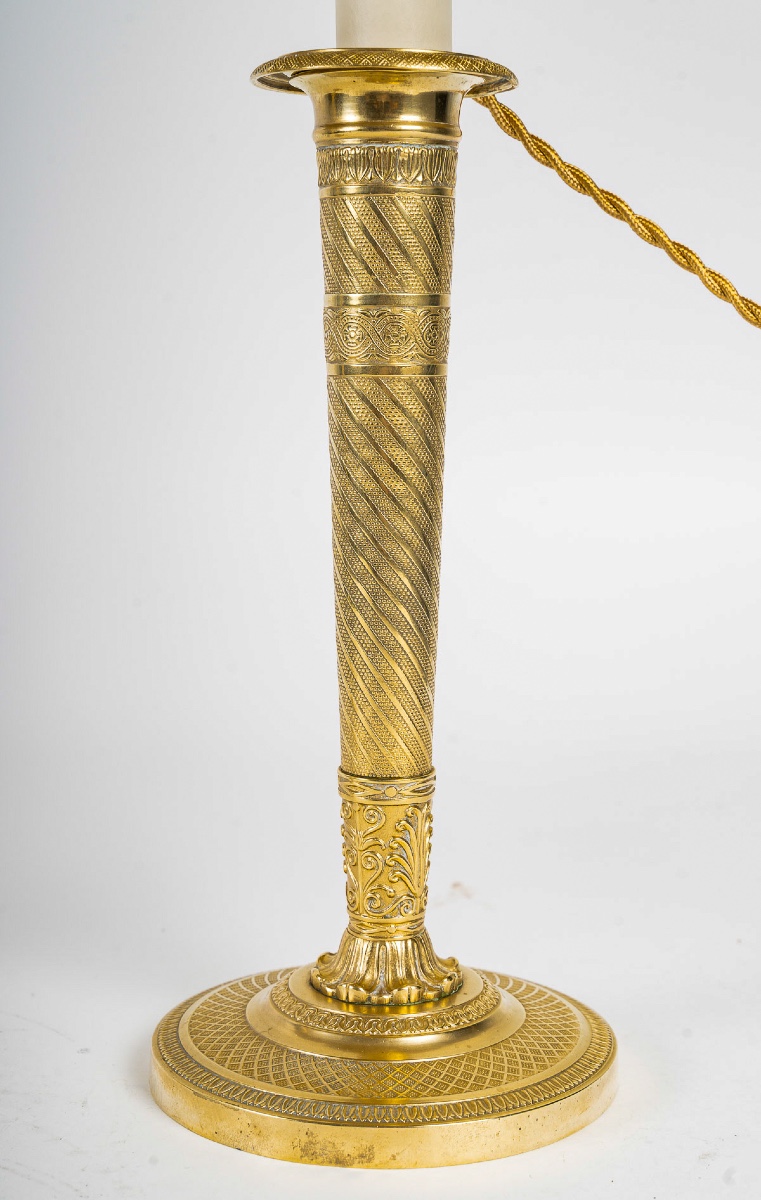 Paire de flambeaux d’époque Restauration en bronze ciselé et doré montés en lampes vers 1830-photo-3