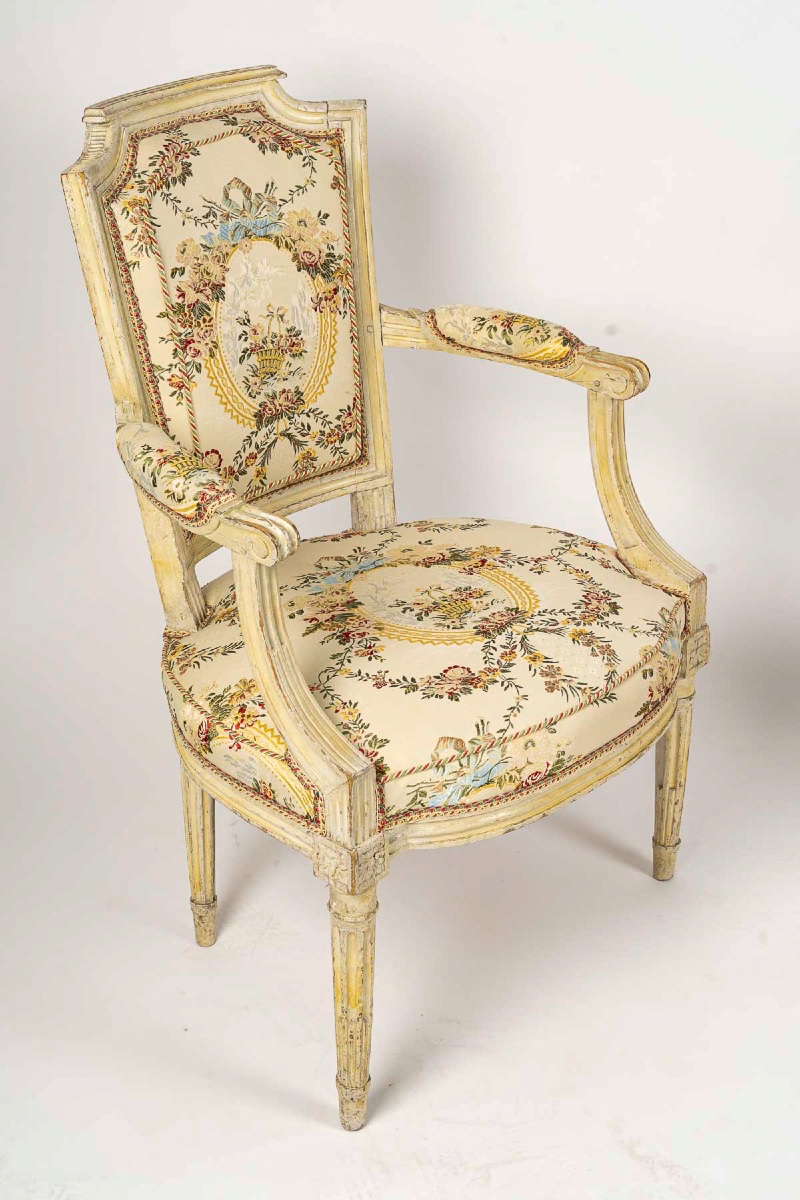 Paire de Fauteuils en hêtre laqué d’Époque Louis XVI vers 1780-1790-photo-1