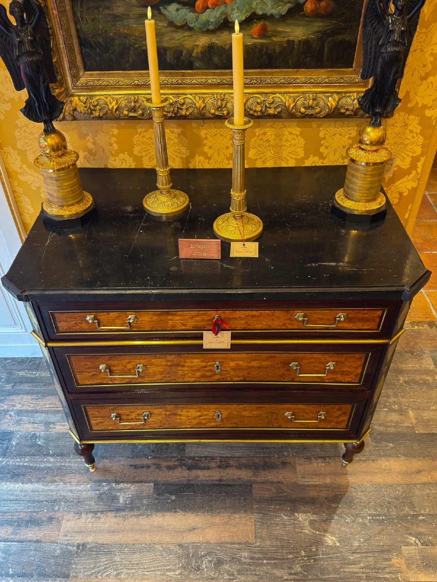 Petite commode en amarante et citronnier à marqueterie de laiton doré époque Directoire-photo-4