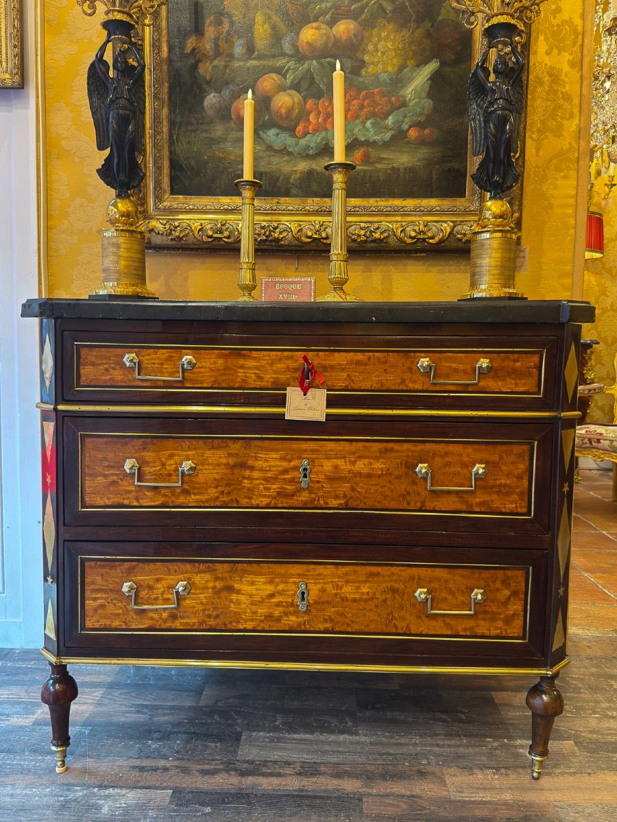 Petite commode en amarante et citronnier à marqueterie de laiton doré époque Directoire-photo-5