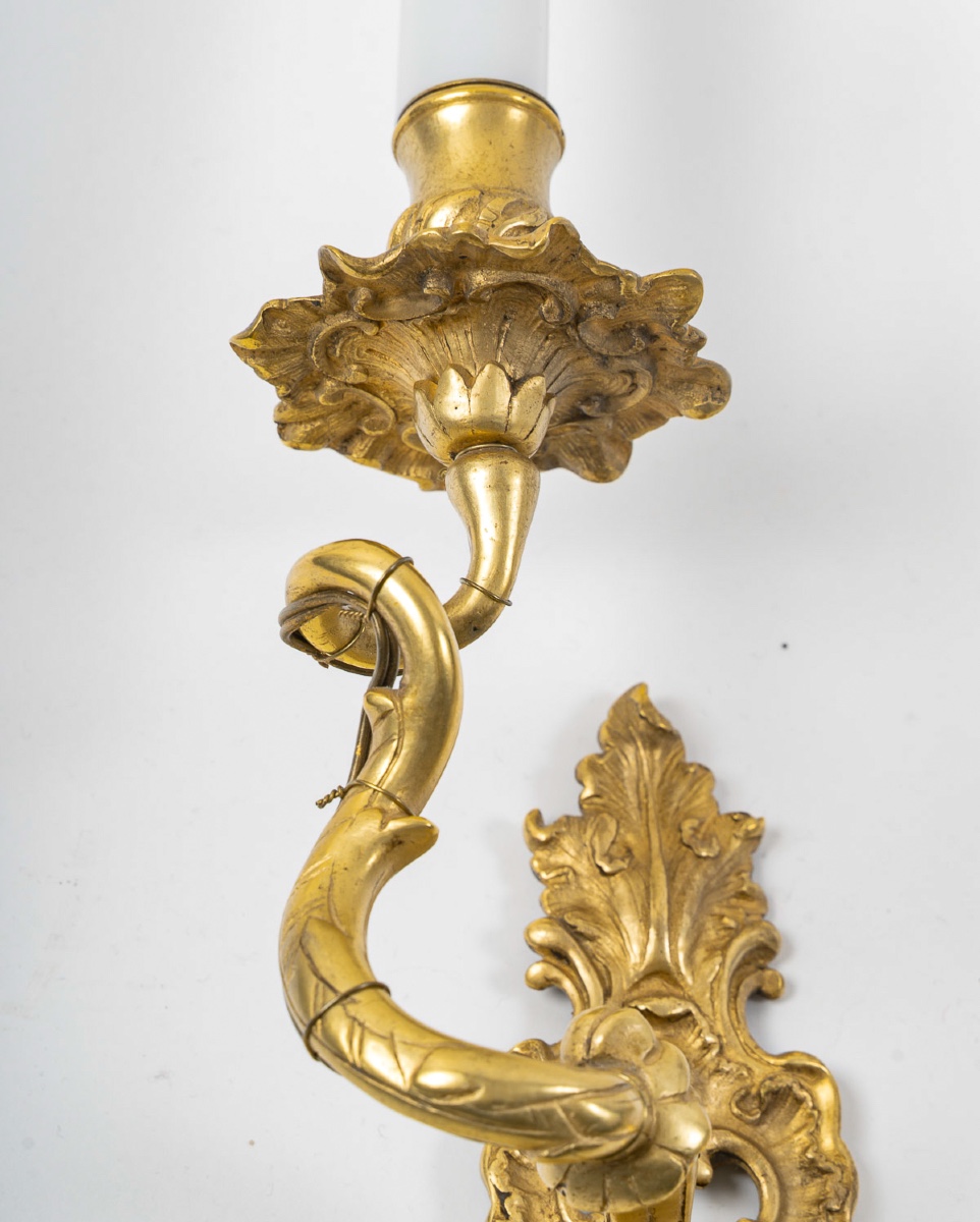 Paire d'Appliques en Bronze Doré d’époque Louis XV au C Couronné vers 1745-1749-photo-2