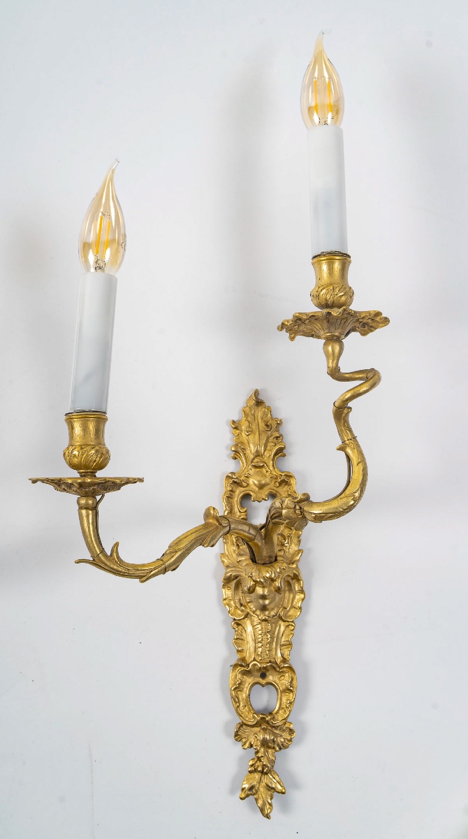 Paire d'Appliques en Bronze Doré d’époque Louis XV au C Couronné vers 1745-1749-photo-1