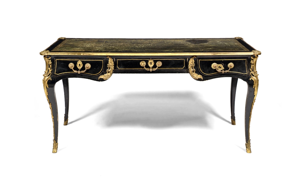 Louis XV Pierre Cardin Flat Desk, Black Lacquered With Gilt Bronze Decoration-photo-3