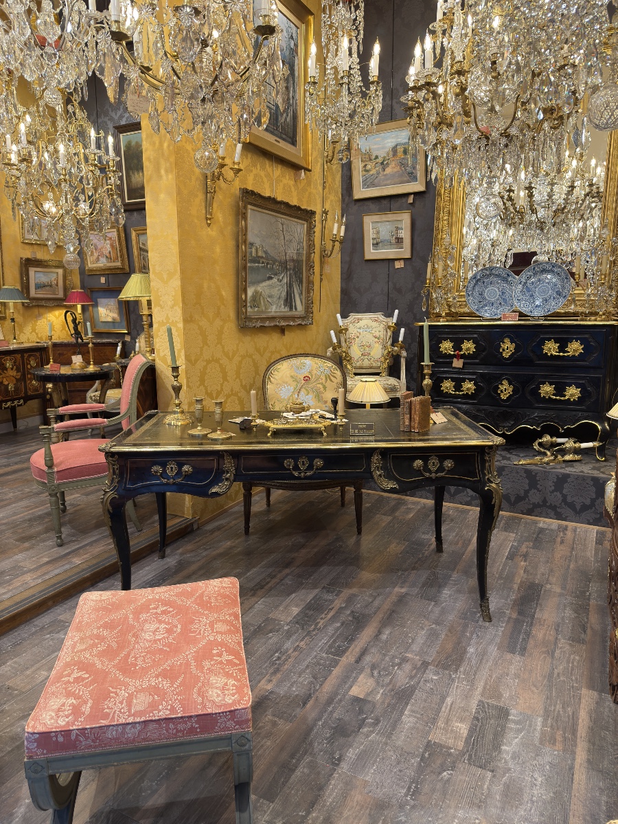 Louis XV Pierre Cardin Flat Desk, Black Lacquered With Gilt Bronze Decoration-photo-1