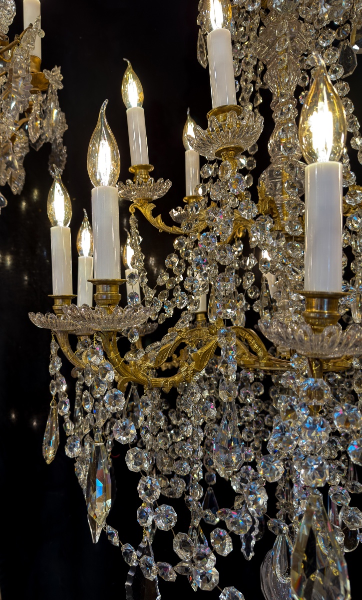 Lustre signé Baccarat de style Louis XVI en bronze doré et décor de cristal taillé  vers 1870-photo-4