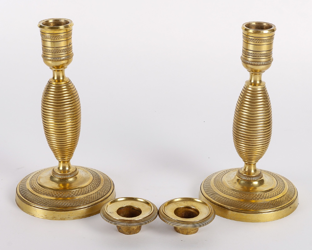 Pair Of Small Empire-era "ragot" Candlesticks In Chiseled And Gilt Bronze, C. 1805-1815-photo-3