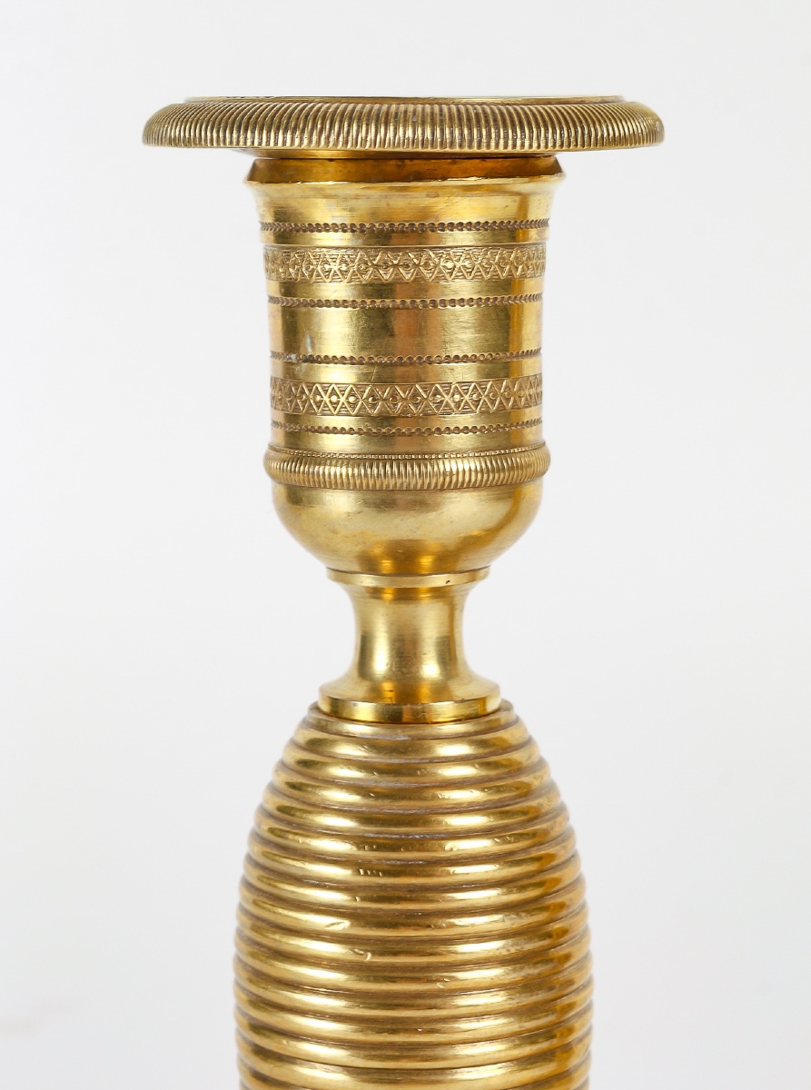 Pair Of Small Empire-era "ragot" Candlesticks In Chiseled And Gilt Bronze, C. 1805-1815-photo-4