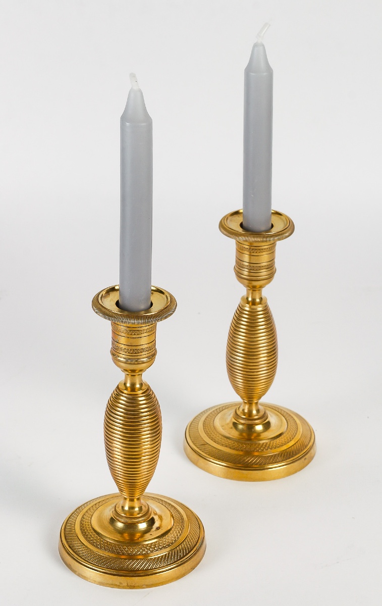 Pair Of Small Empire-era "ragot" Candlesticks In Chiseled And Gilt Bronze, C. 1805-1815-photo-4